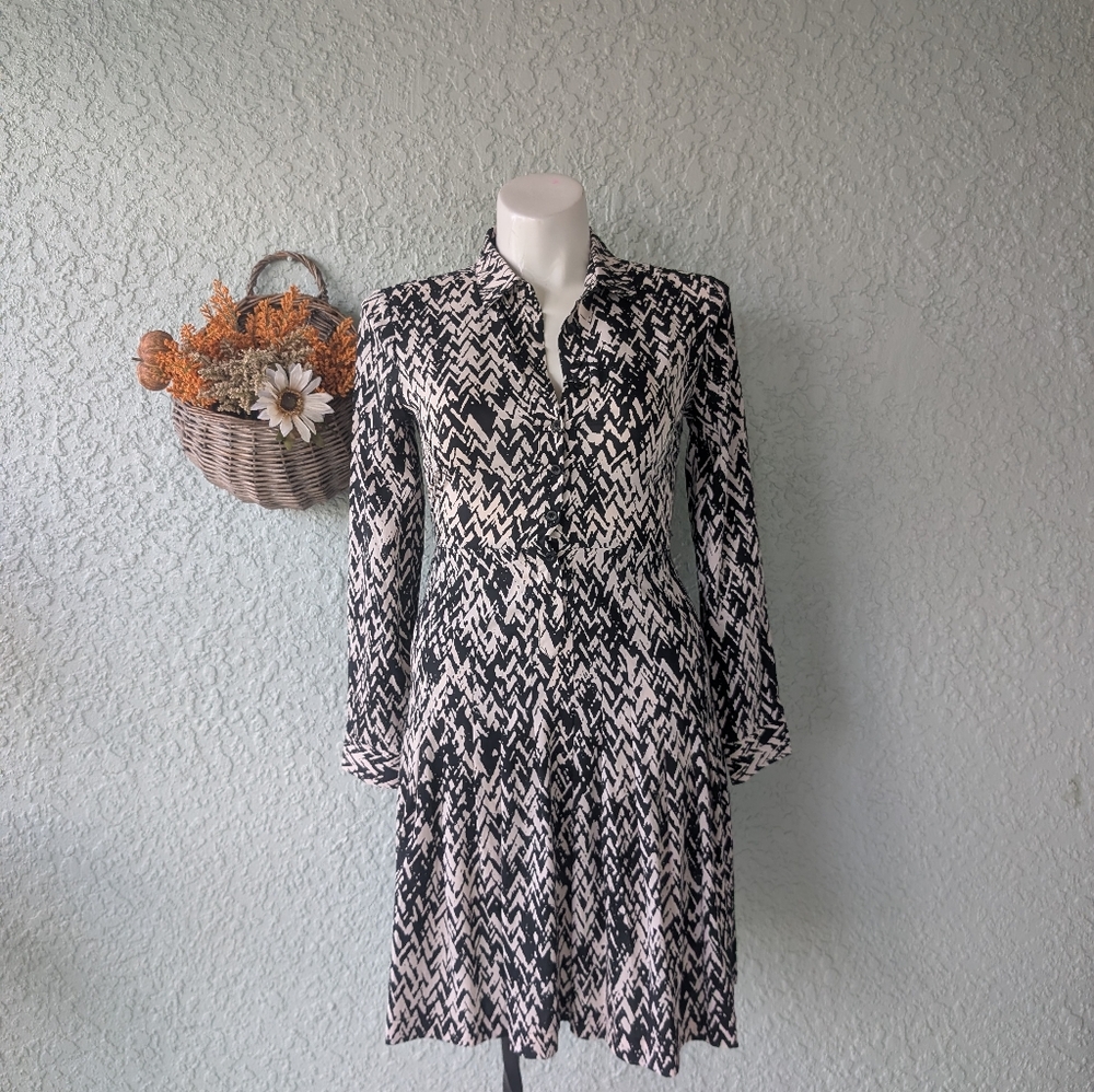 Vicky Tiel Chic Black and White Long Sleeve Dress Size‎ Small